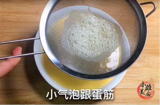 蒸鸡蛋羹时，放冷水还是热水？怎样蒸出来和豆腐一样嫩，学习了